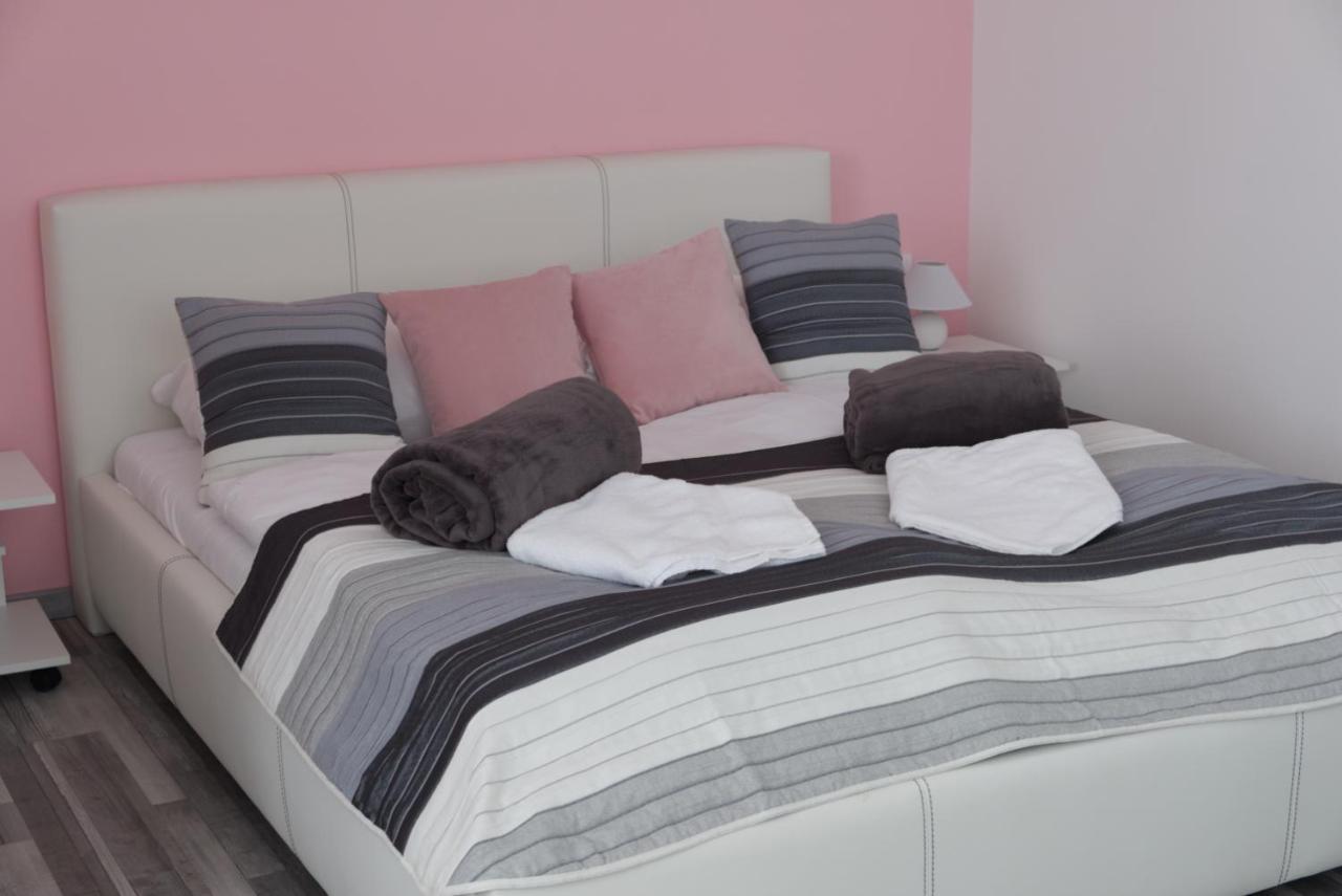 Bed and Breakfast Gabriella Panzió Bük Exterior foto